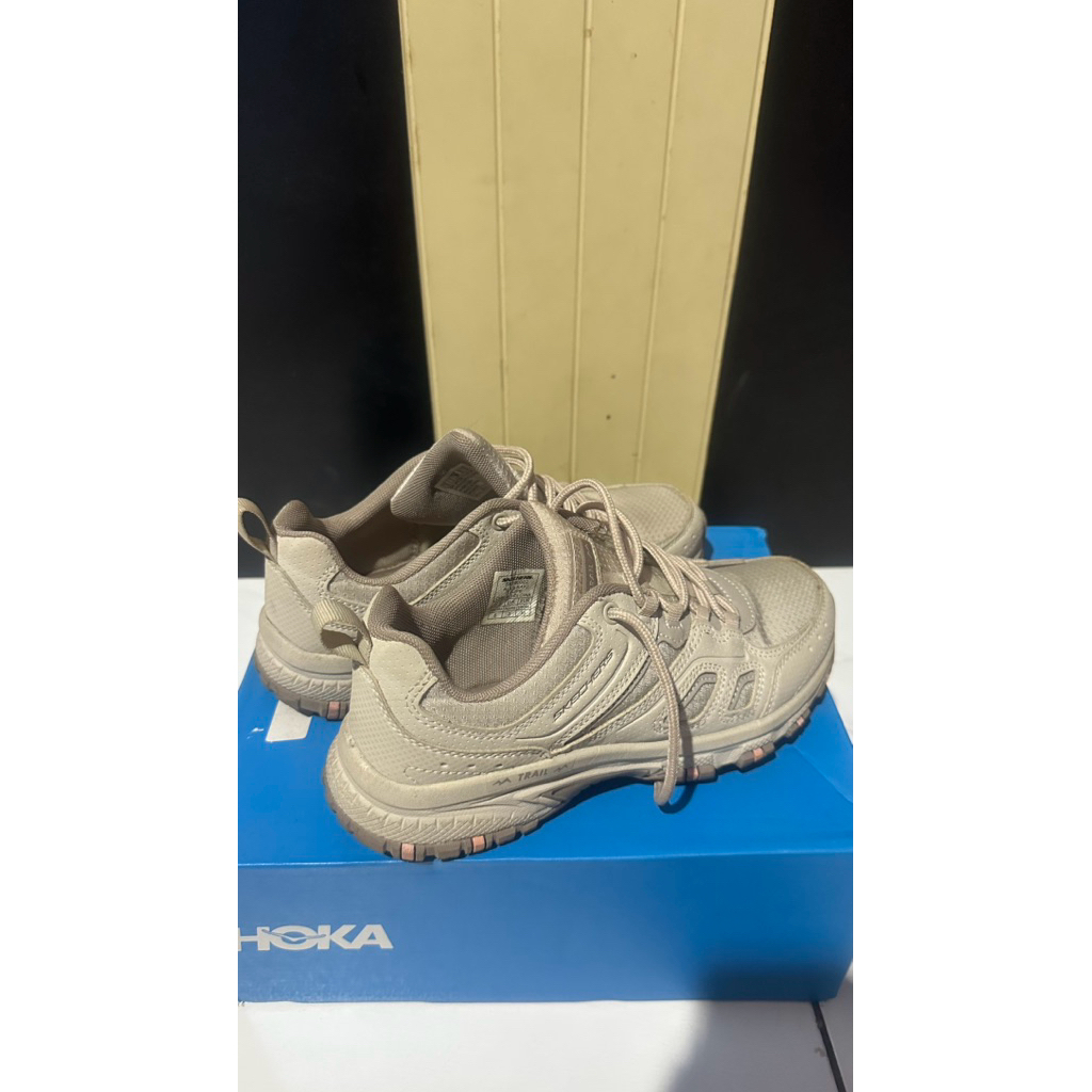 PRELOVED SKECHERS HILLCREST WOMEN TRAIL OUTDOOR SHOES - TAUPE