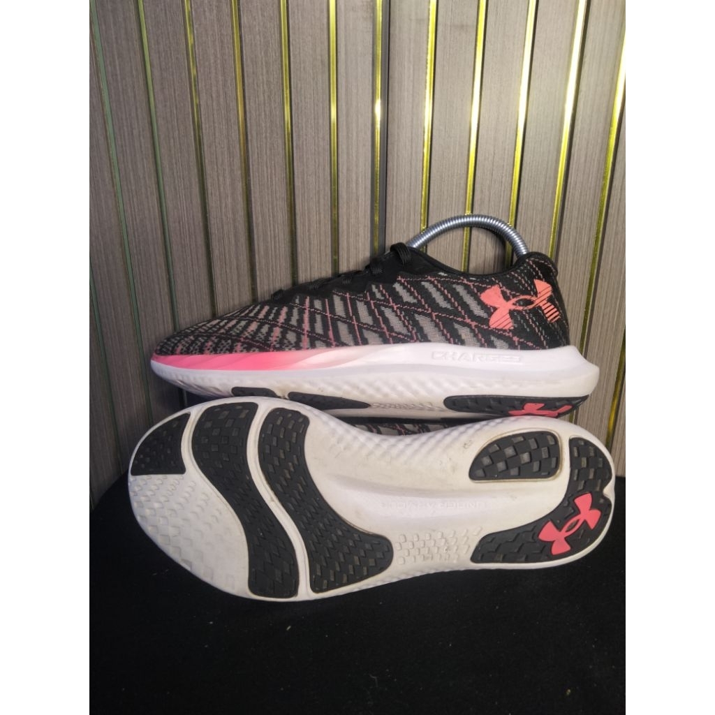 Under armour Charged breeze