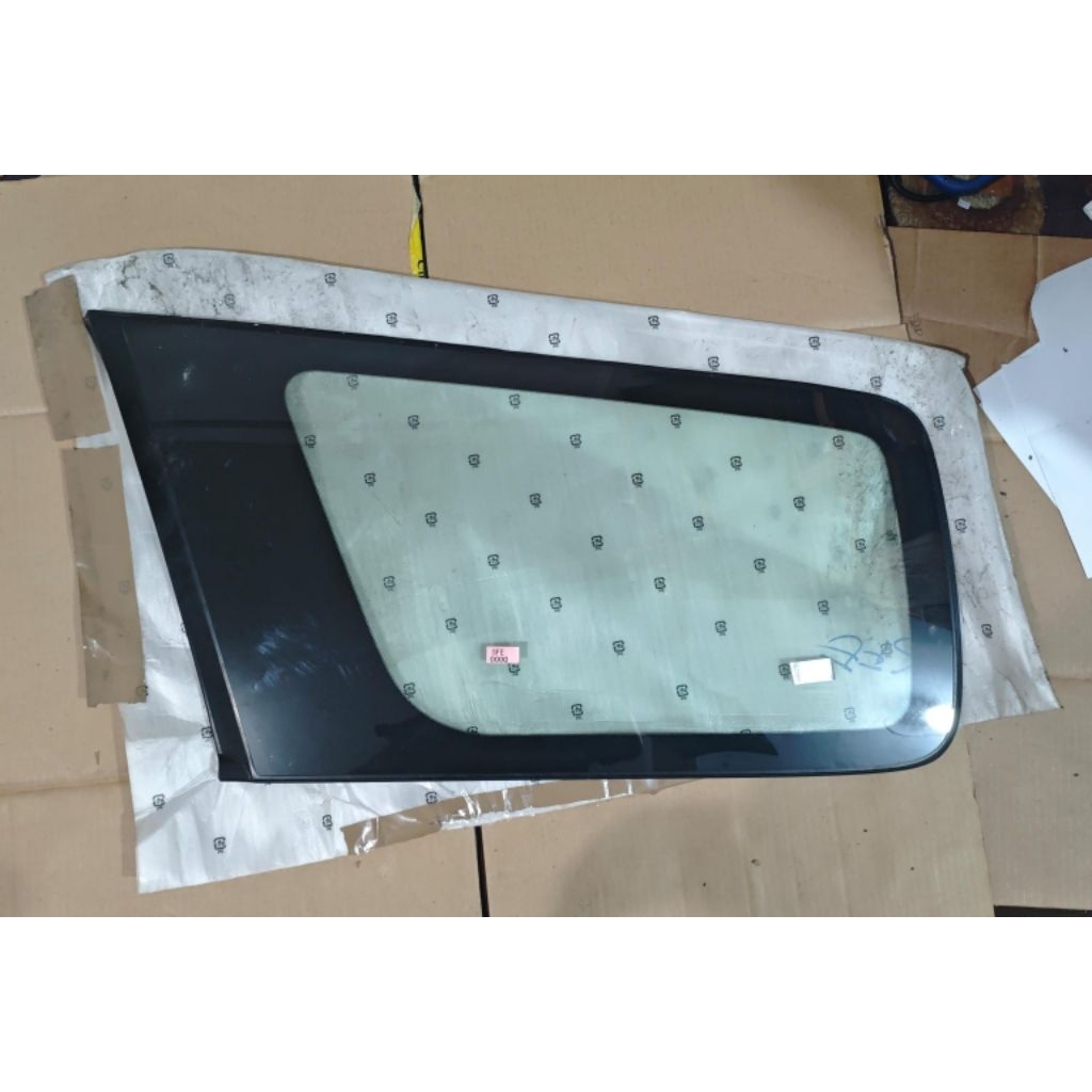 Kaca mati belakang  baris 3 kiri honda odyssey rb1 rb2 original
