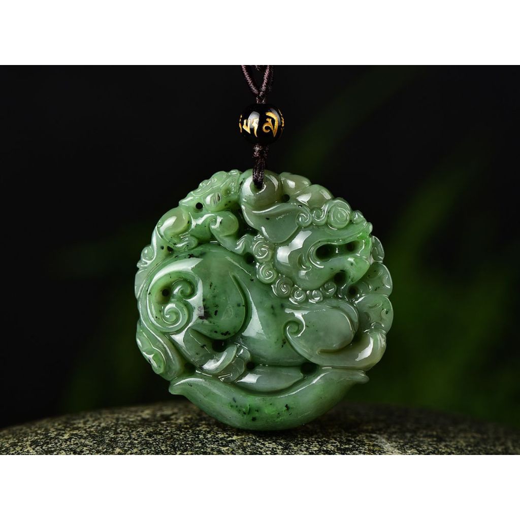 Liontin Giok Ukiran Pixiu (Pixiu Jade Pendant)
