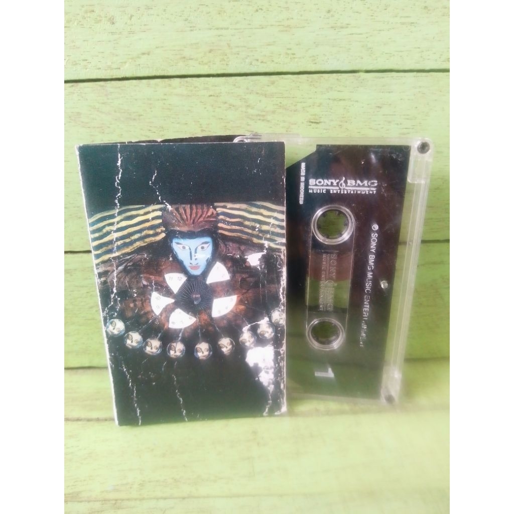 kaset SOAD (kover ada sobek)