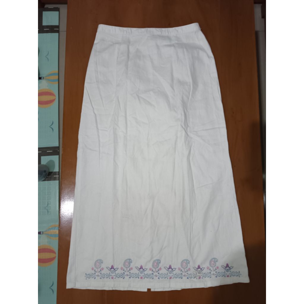 Rok jeans putih Preloved