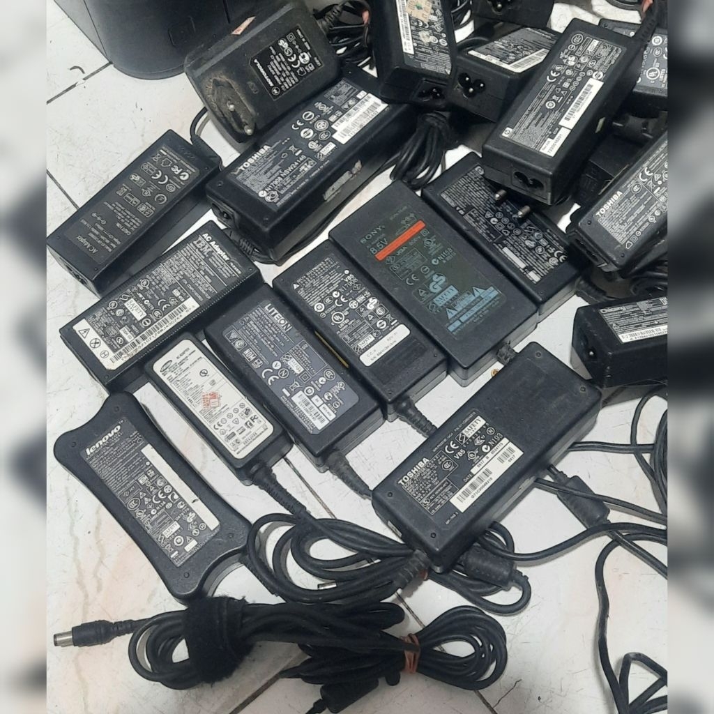 ADAPTOR SECOND NORMAL ORIGINAL 8.5V, 15V, 19V, 19.5V