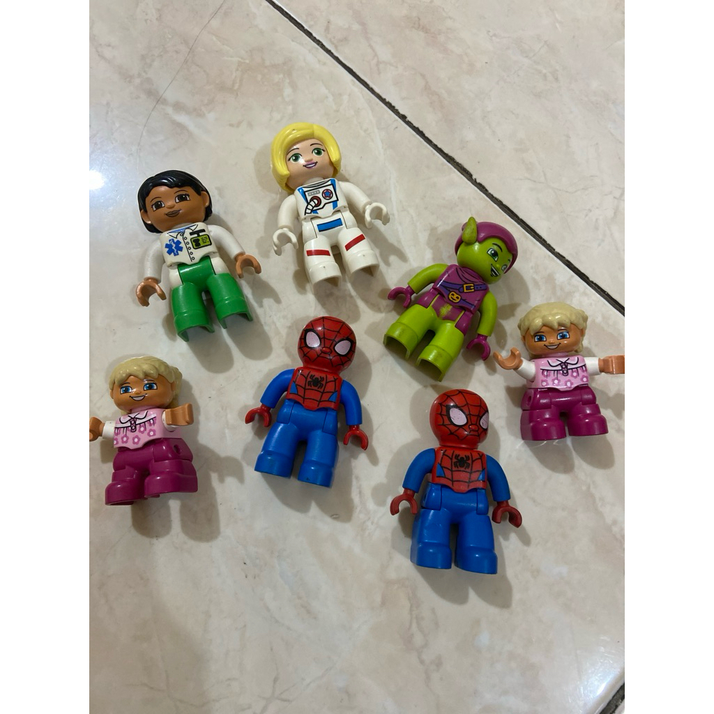 lego duplo orang karakter berbagai bentuk