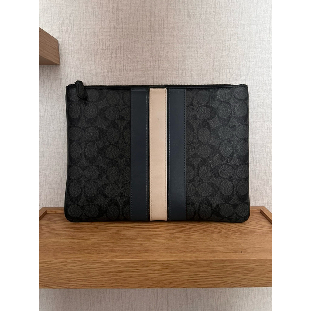 Coach Clutch 100% Original Good Condition