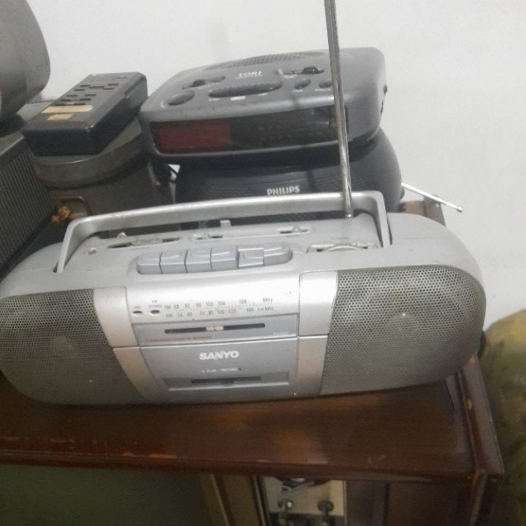 compo mini merk sanyo  MX-250F radio tape normal