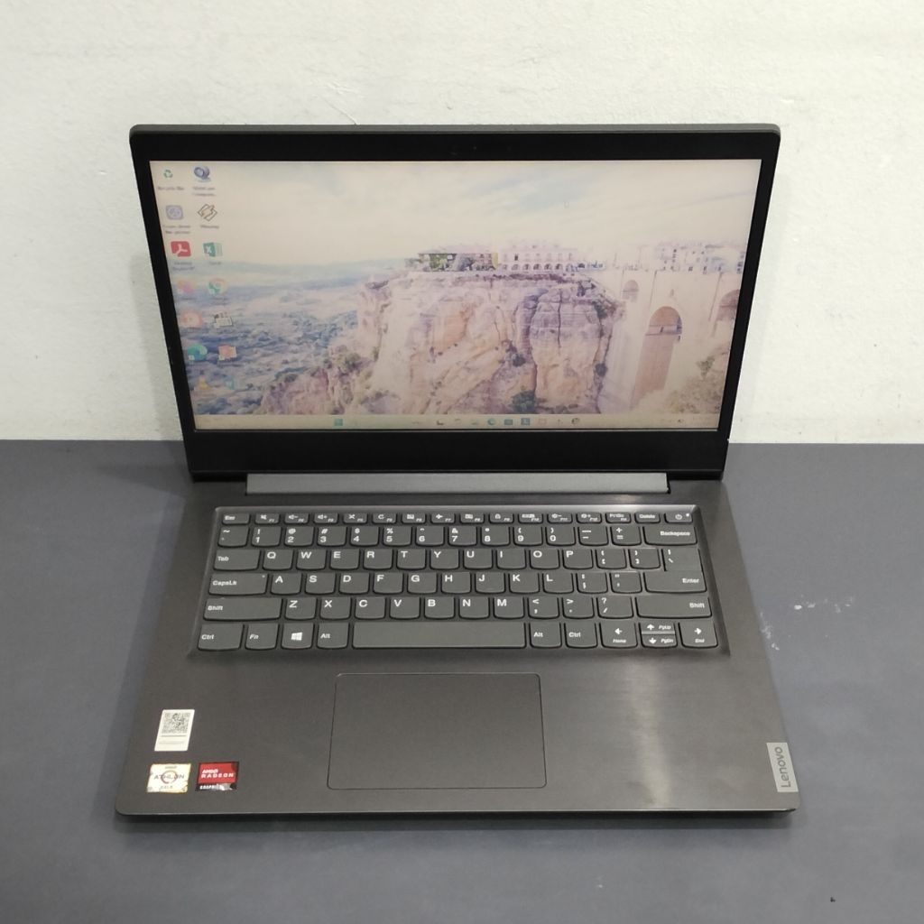 Laptop Lenovo V14 G2 Amd Athlon Gold 3150U RAM 4GB SSD 512GB