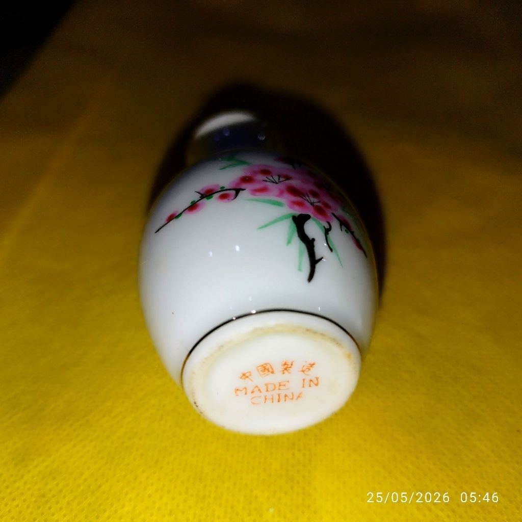 Hiasan Guci keramik  vintage  yang mini imut asli Antik Cina