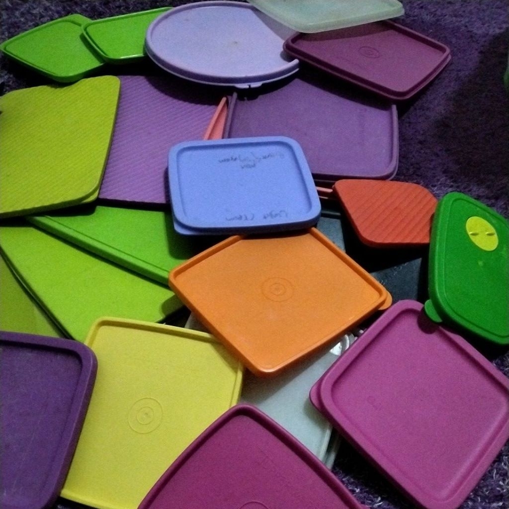 tutup Tupperware second