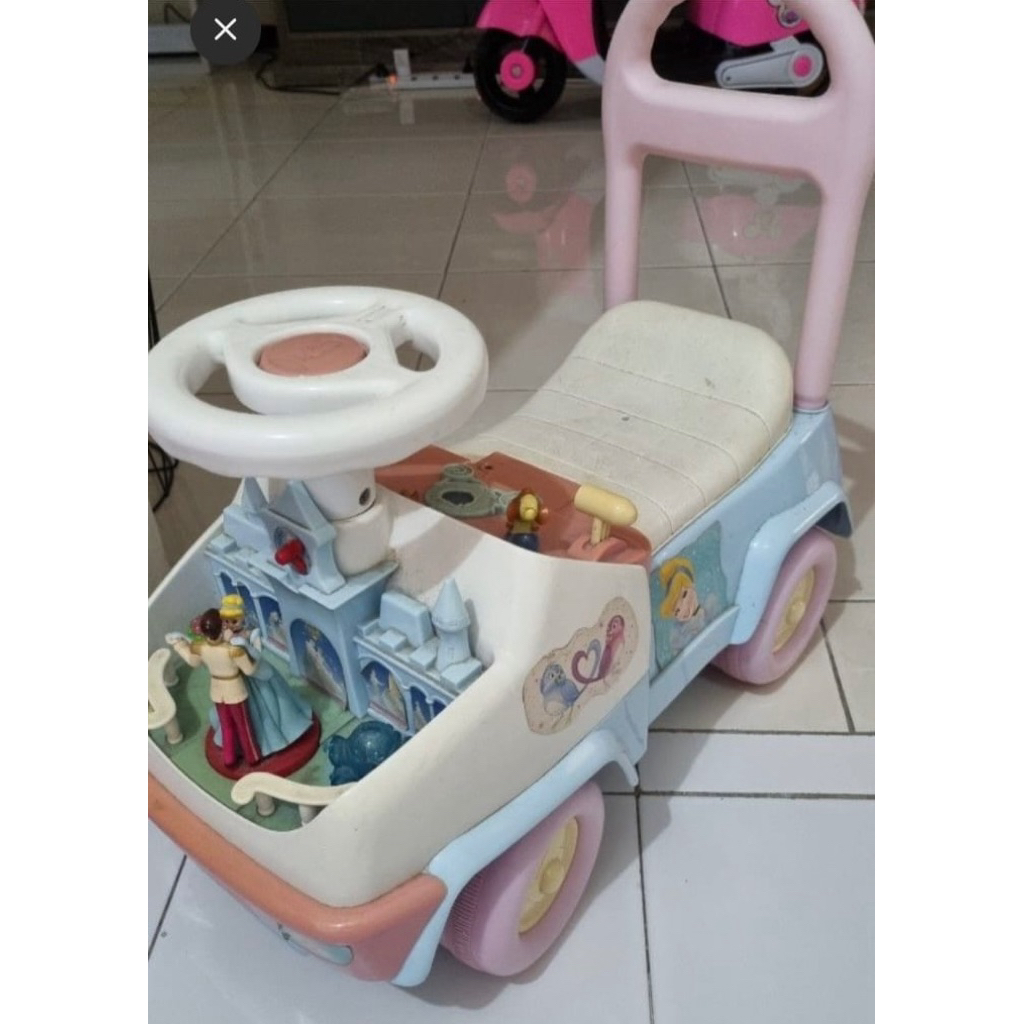 Kiddieland Disney Princess Magical Castle Ride-On