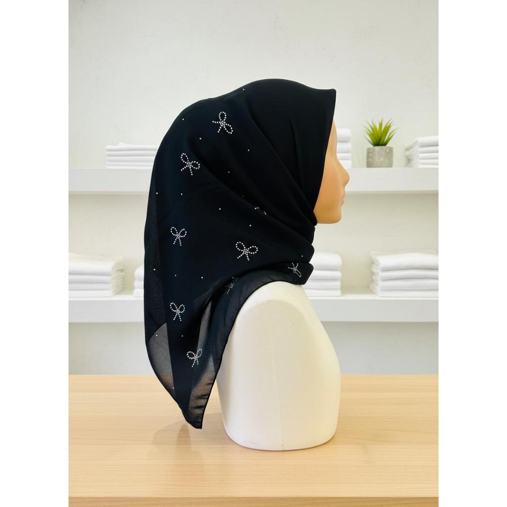 hijab segiempat bella square premium pres swarovski pita kecil