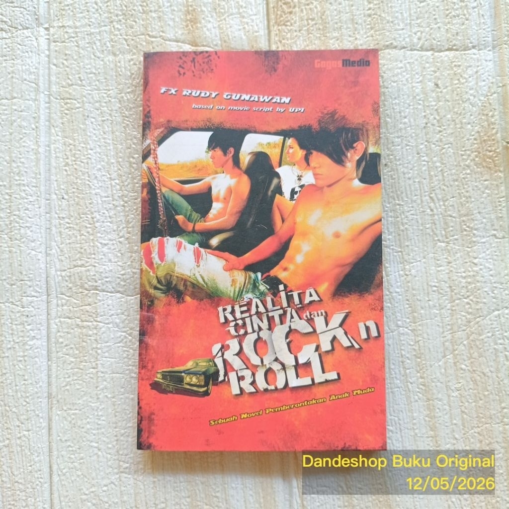 Realita Cinta dan Rock n Roll - Novel Bekas Preloved