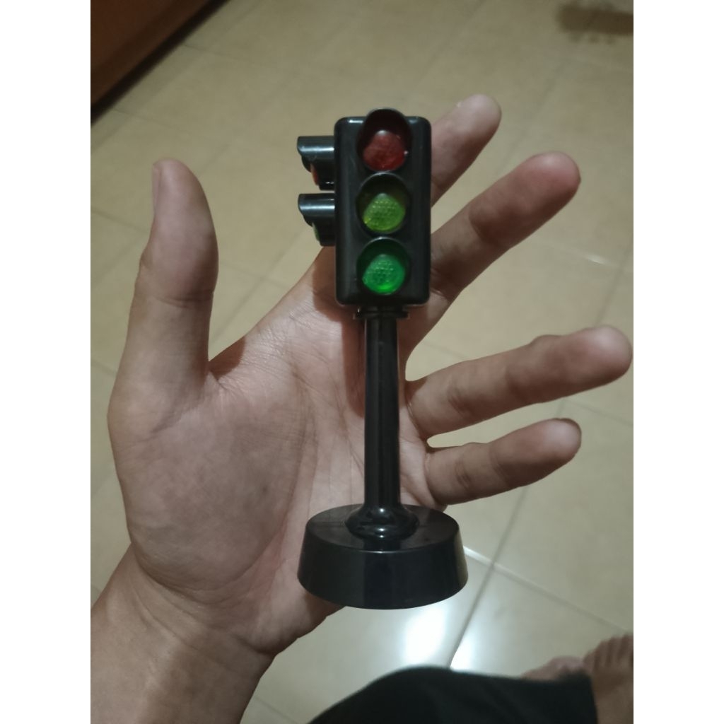 Part Lampu Merah lalu lintas