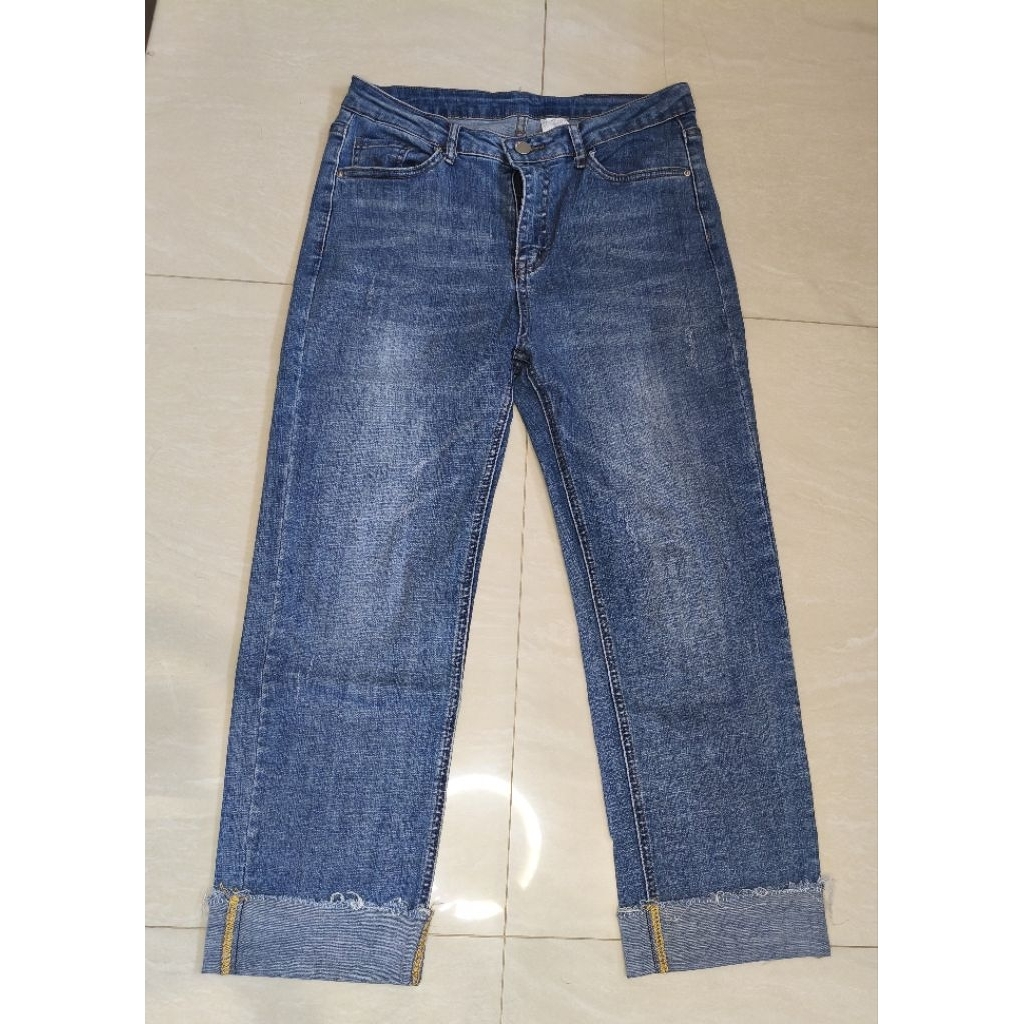 Cuffed Raw Hem Jeans KKV