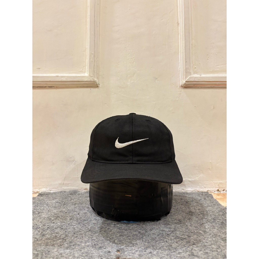 topi second ory, nike vintage hitam pekat
