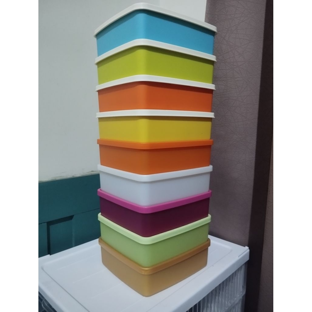 Large Square Away (LSA) kotak bekal Tupperware (KONDISI BARU BUKAN SEKEN)