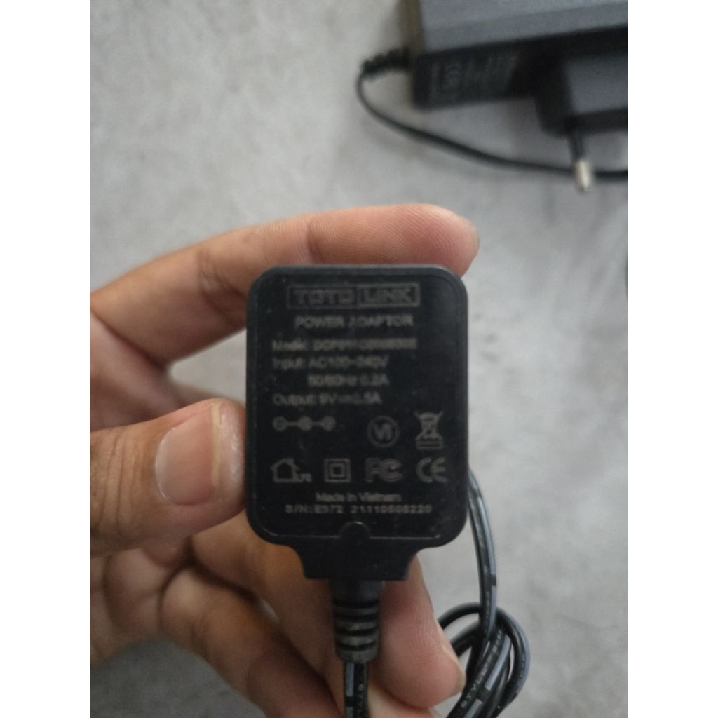 adaptor 9v bekas normal