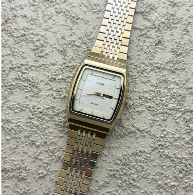 Dresswatch Jam tangan Seik o Alba Tank Gold Plated Second preloved