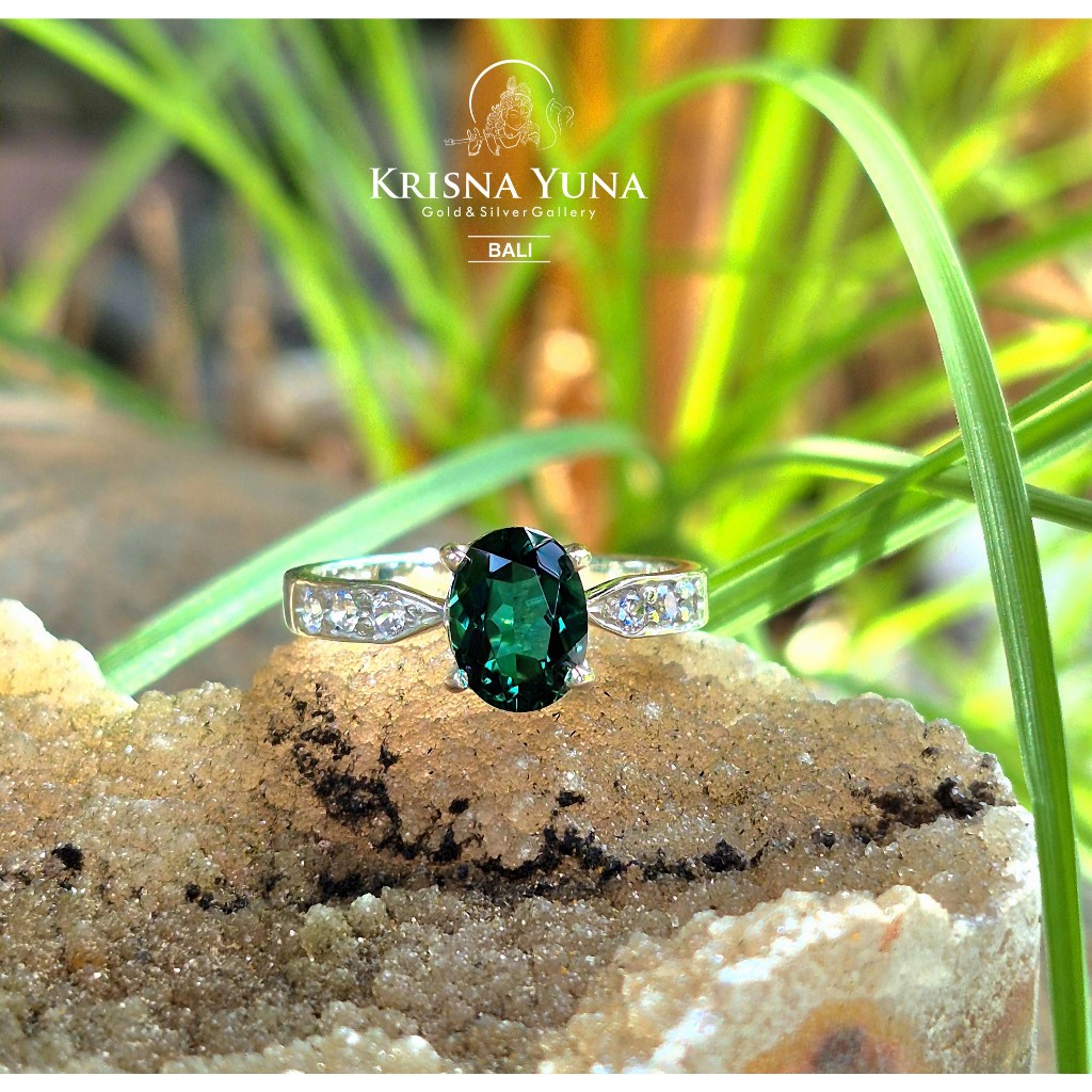 Natural Green Quartz & Cubic Zirconia Silver Ring