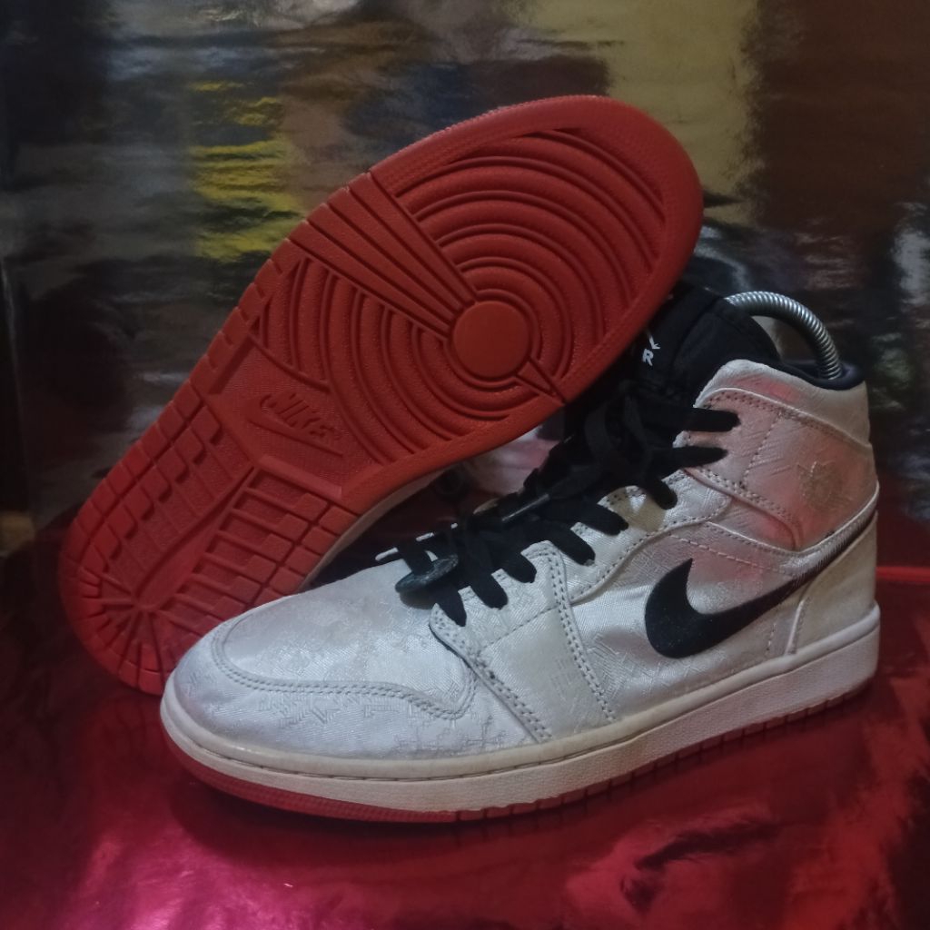 Air Jordan retro 1 Mid Fearless Edison Chen Clot size 43