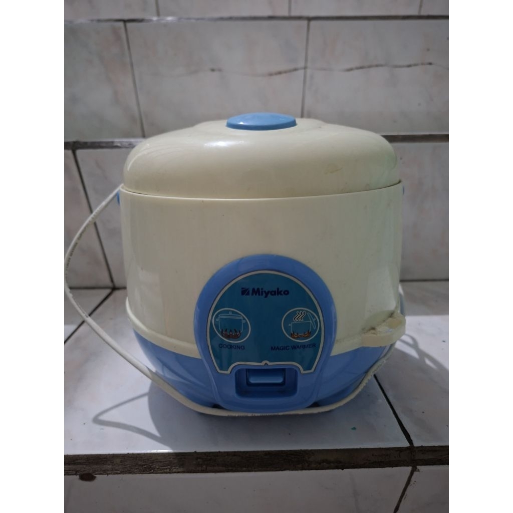MAGIC COM MIYAKO - RICE COOKER MIYAKO - PENANAK NASI MIYAKO 0.6 LITER 3in1 - PRELOVED