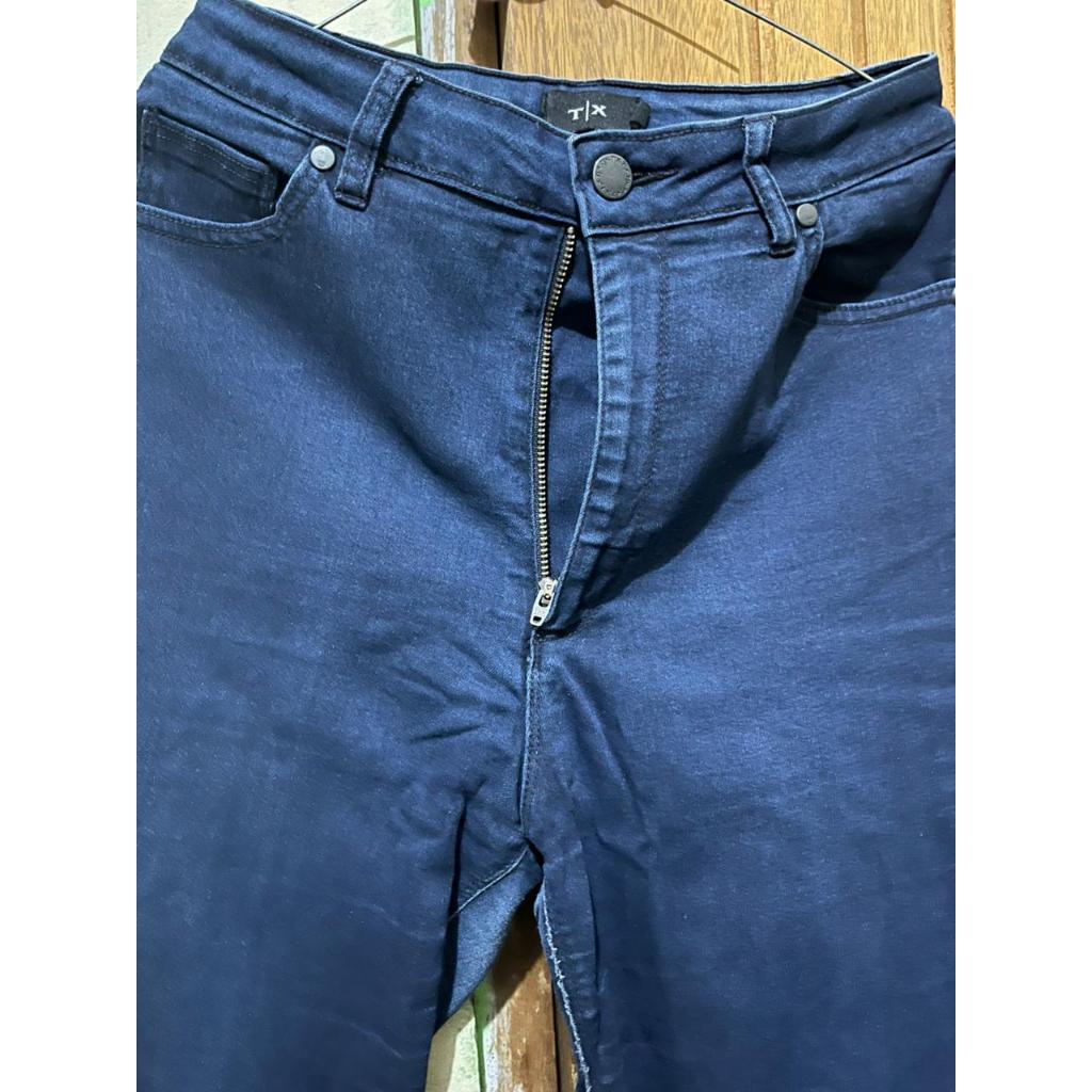 levis wanita