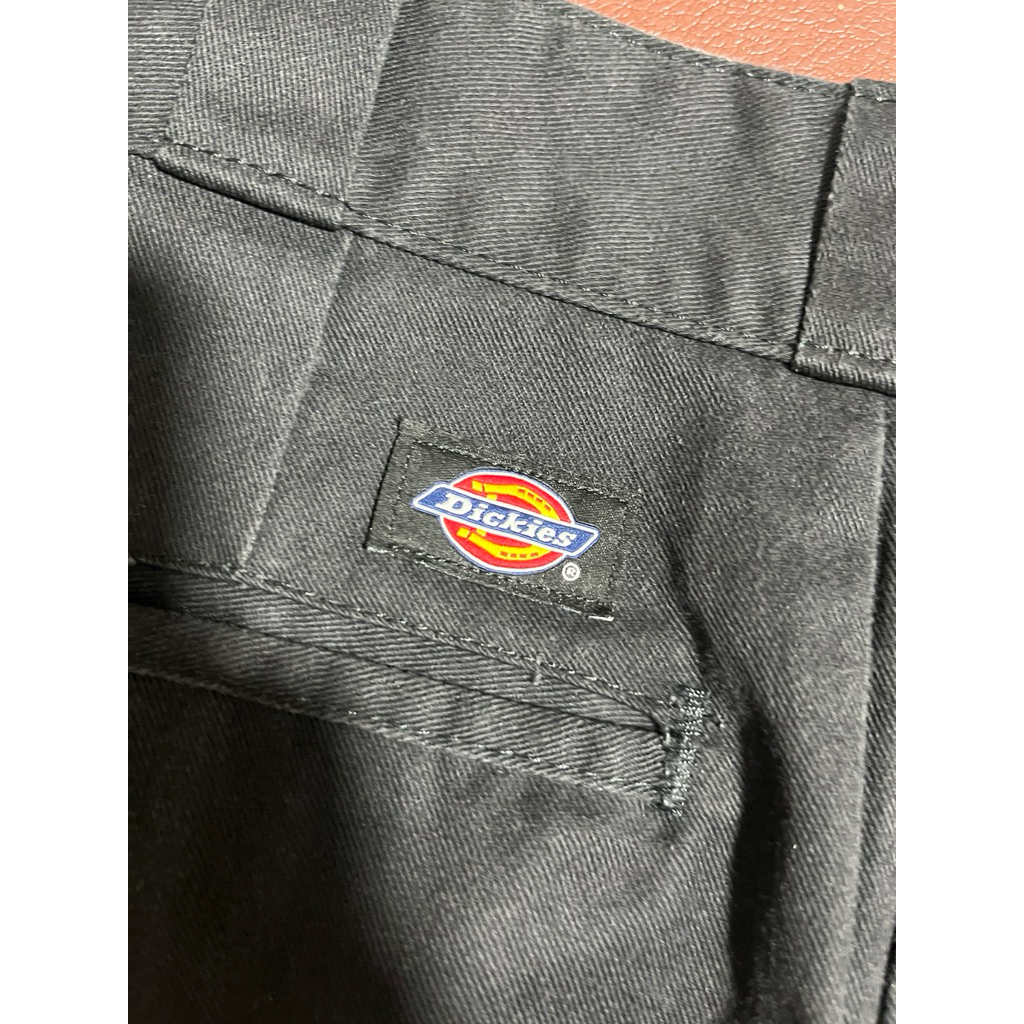 DC hitam