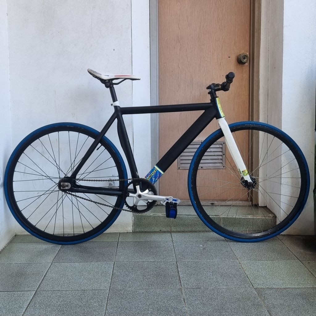 fullbike fixie soloist 79 alloy sz 52. doltrap. second