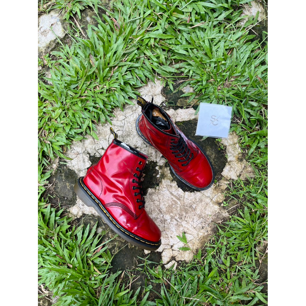 DOCMART RED CHERRY