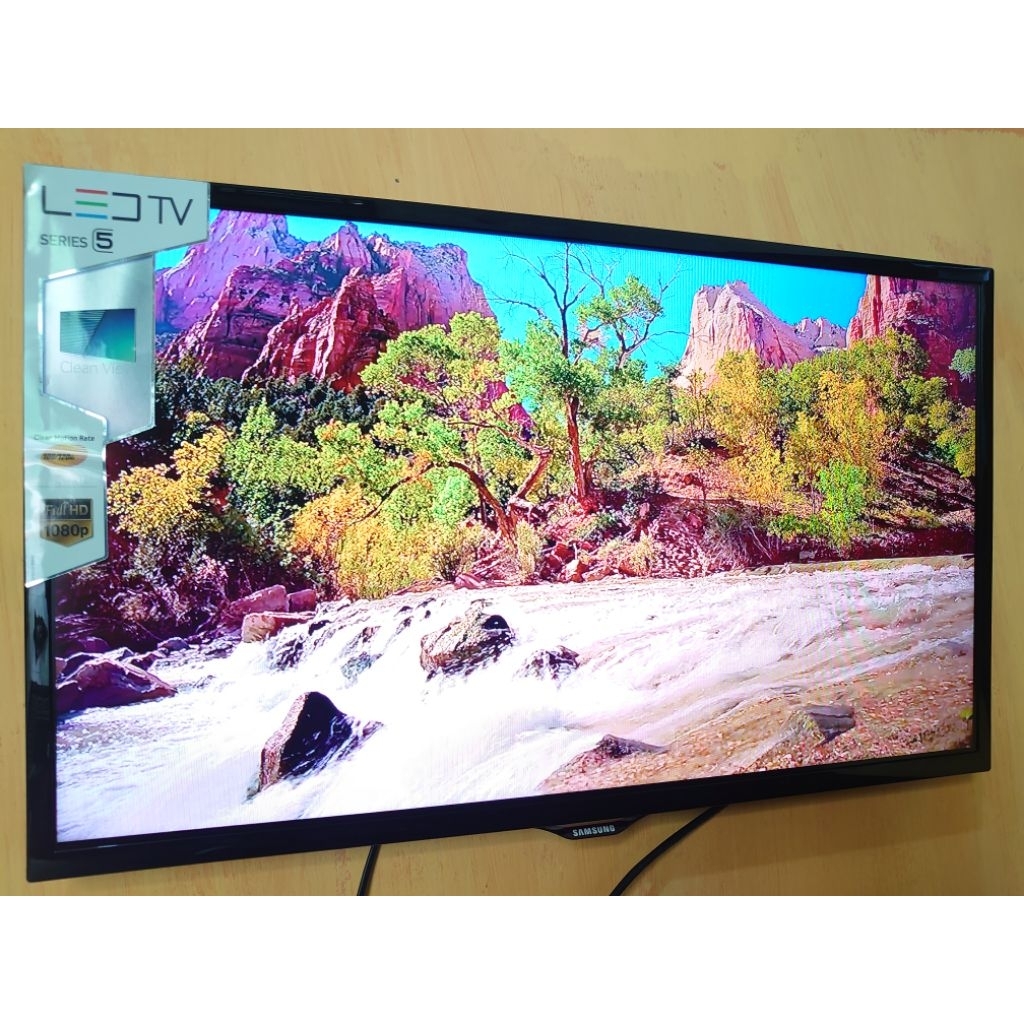 Samsung Smart TV 40 Inch Analog TV + STB Digital (Inc. Packing Kayu)