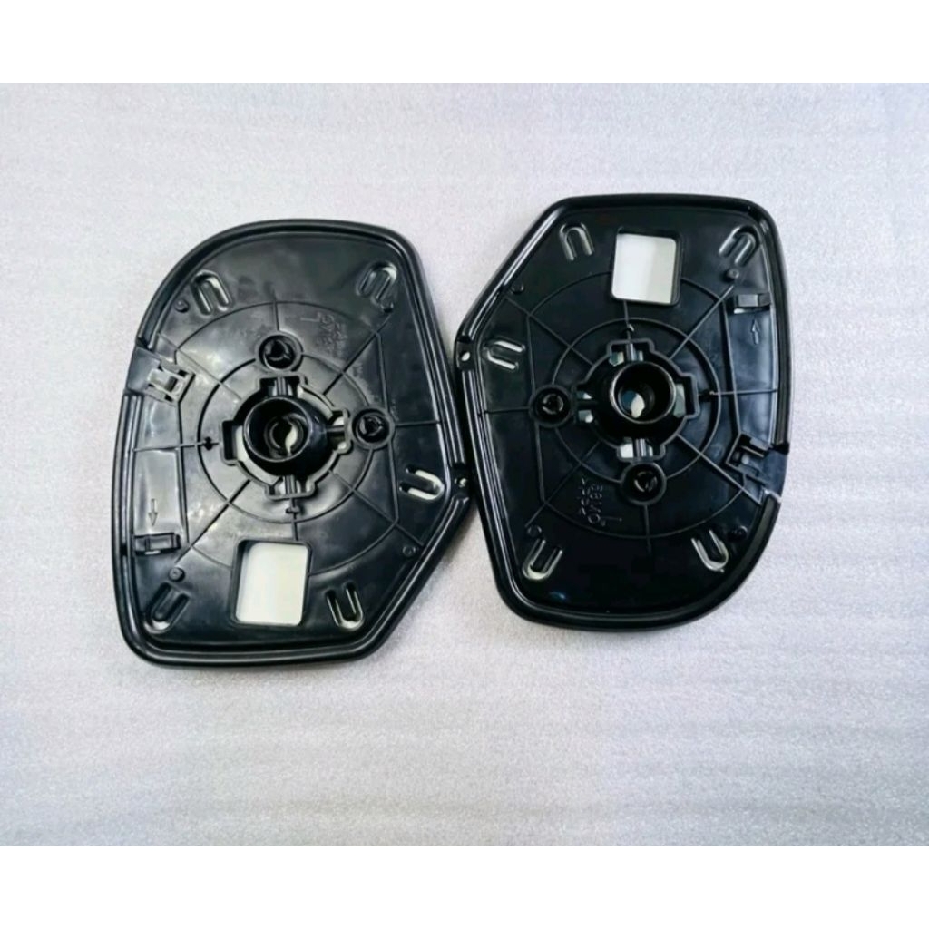 Kaca spion mobil Ertiga lama 2012-2015
