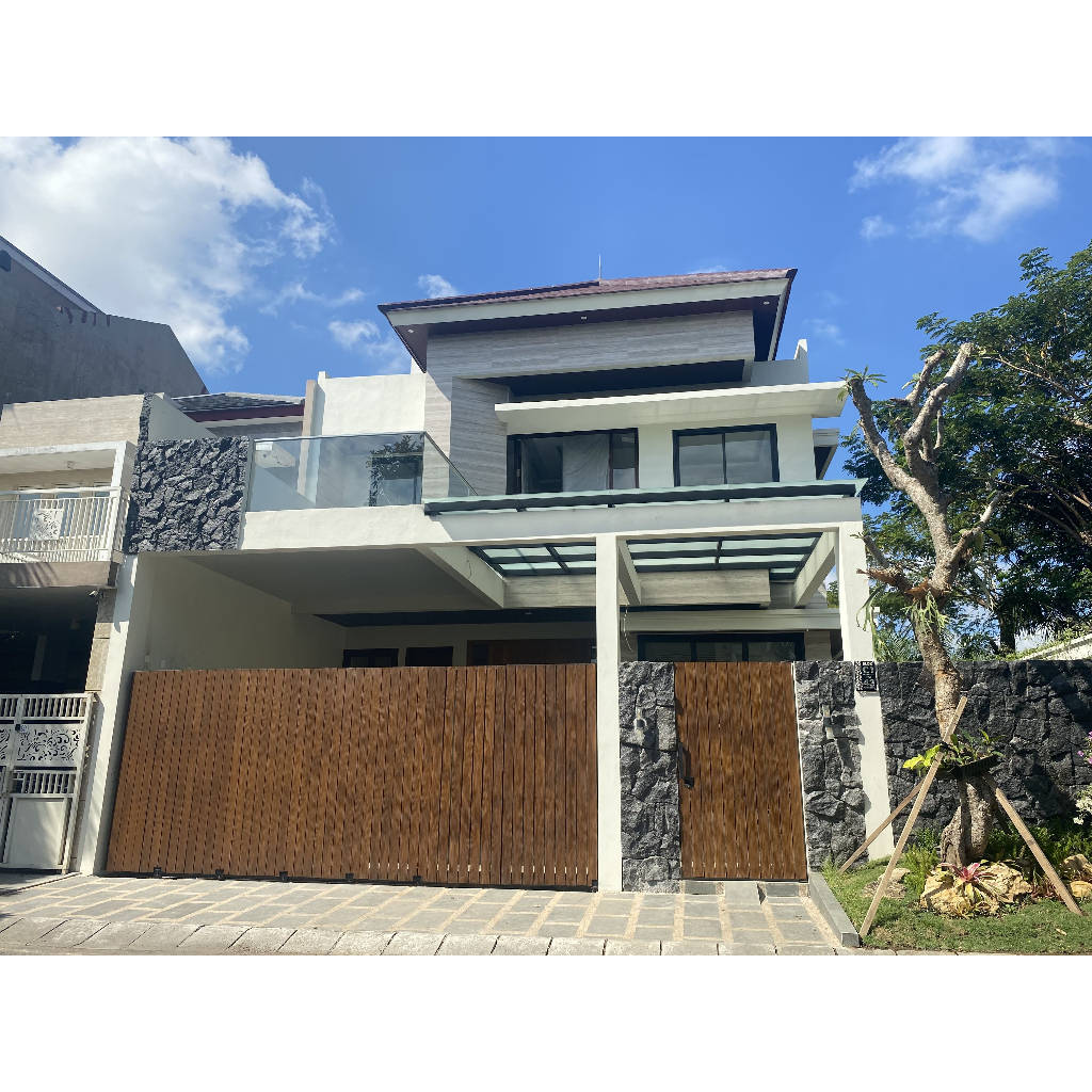 Pagar Privasi Untuk Rumah Mewah