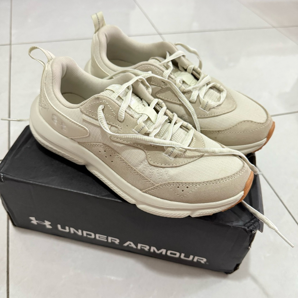 Sepatu Running UnderArmour Womens Charged Verssert 2 US 7