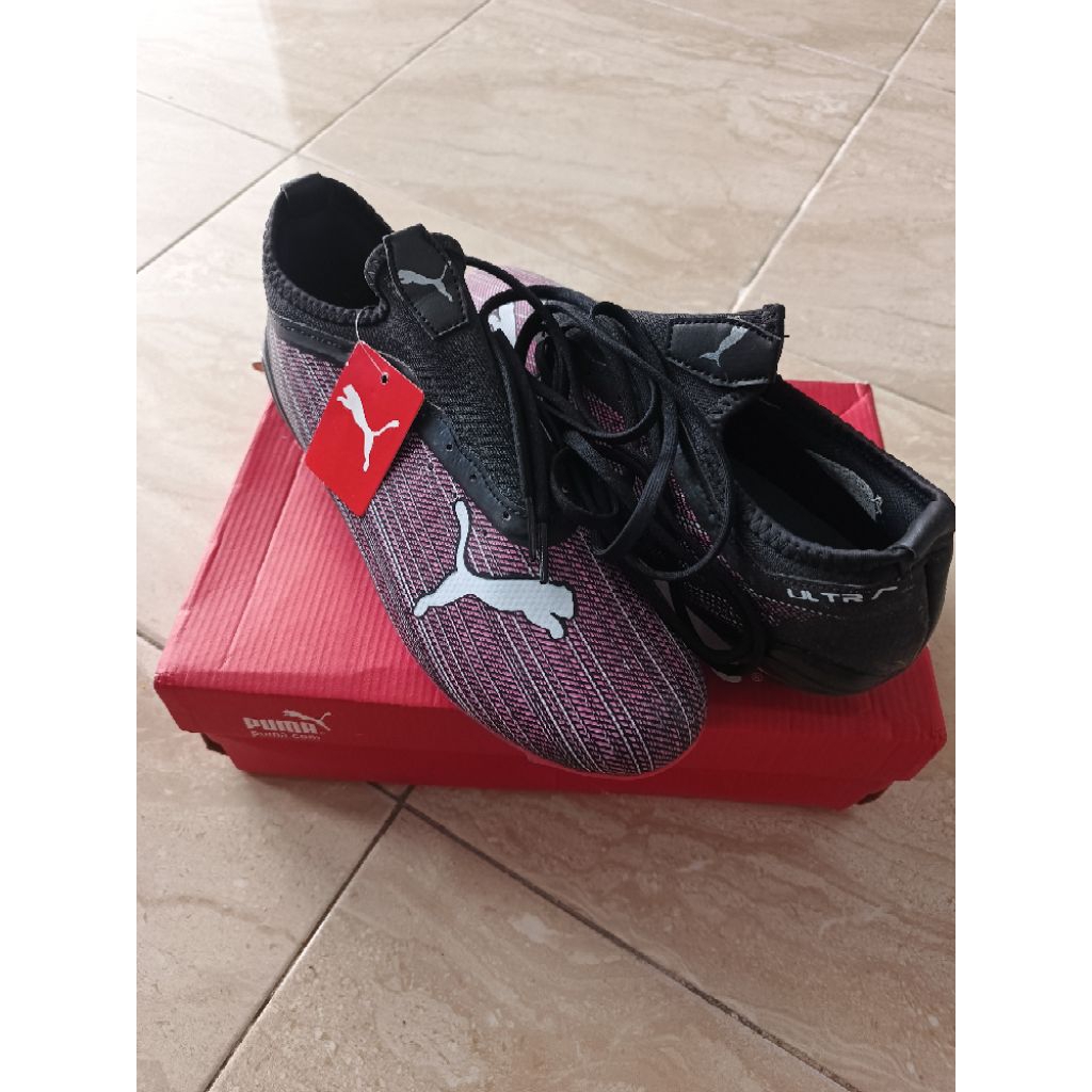 Preloved Sepatu Bola Puma