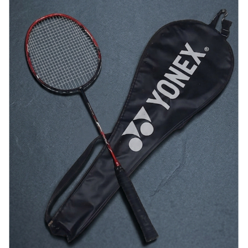 [Preloved] Raket Badminton Yonex beserta Tas Cover