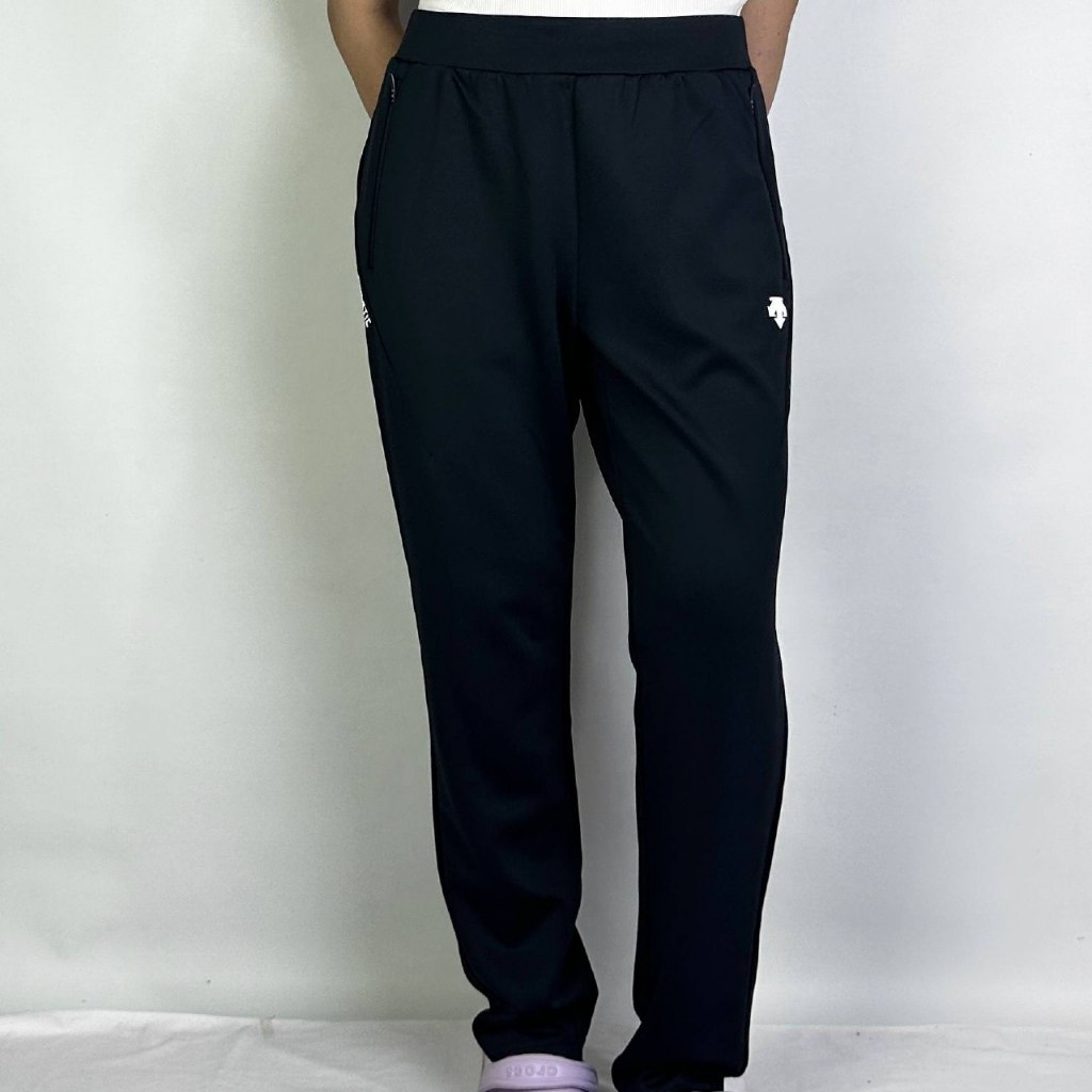 celana wanita Descente size M (30-32) seperti baru 100% original 290526A