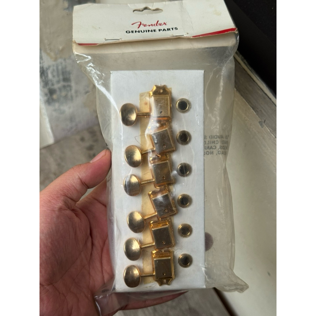 Dryer Fender SRV Tuners Guitar