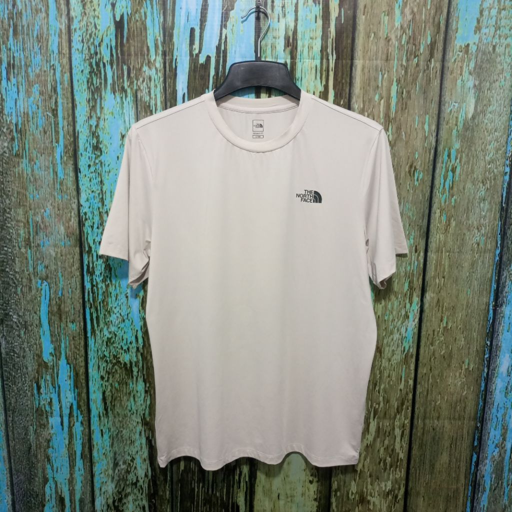 BASELAYER / Jersey THE NORTH FACE  bagus keren size L (P 71cm L 55cm)