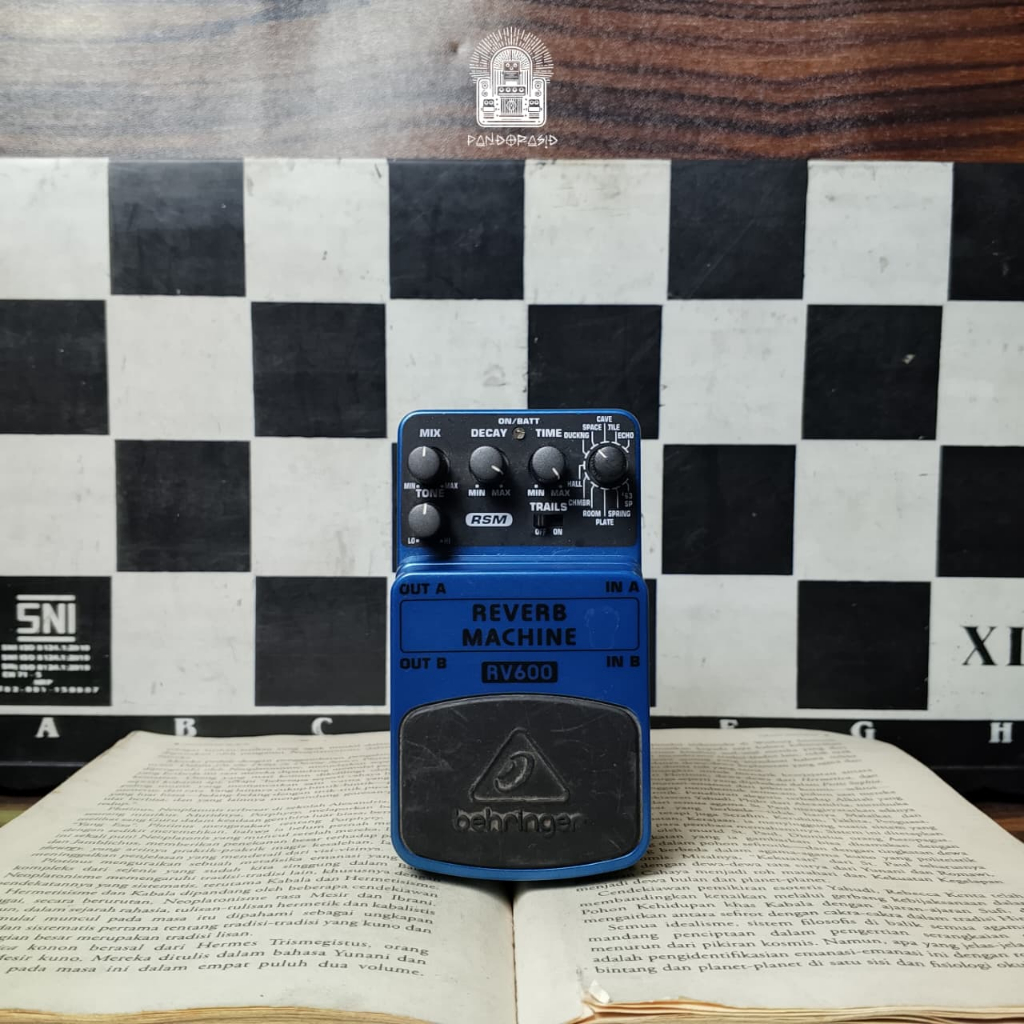 Behringer RV600 Reverb Machine Stomp Pedal