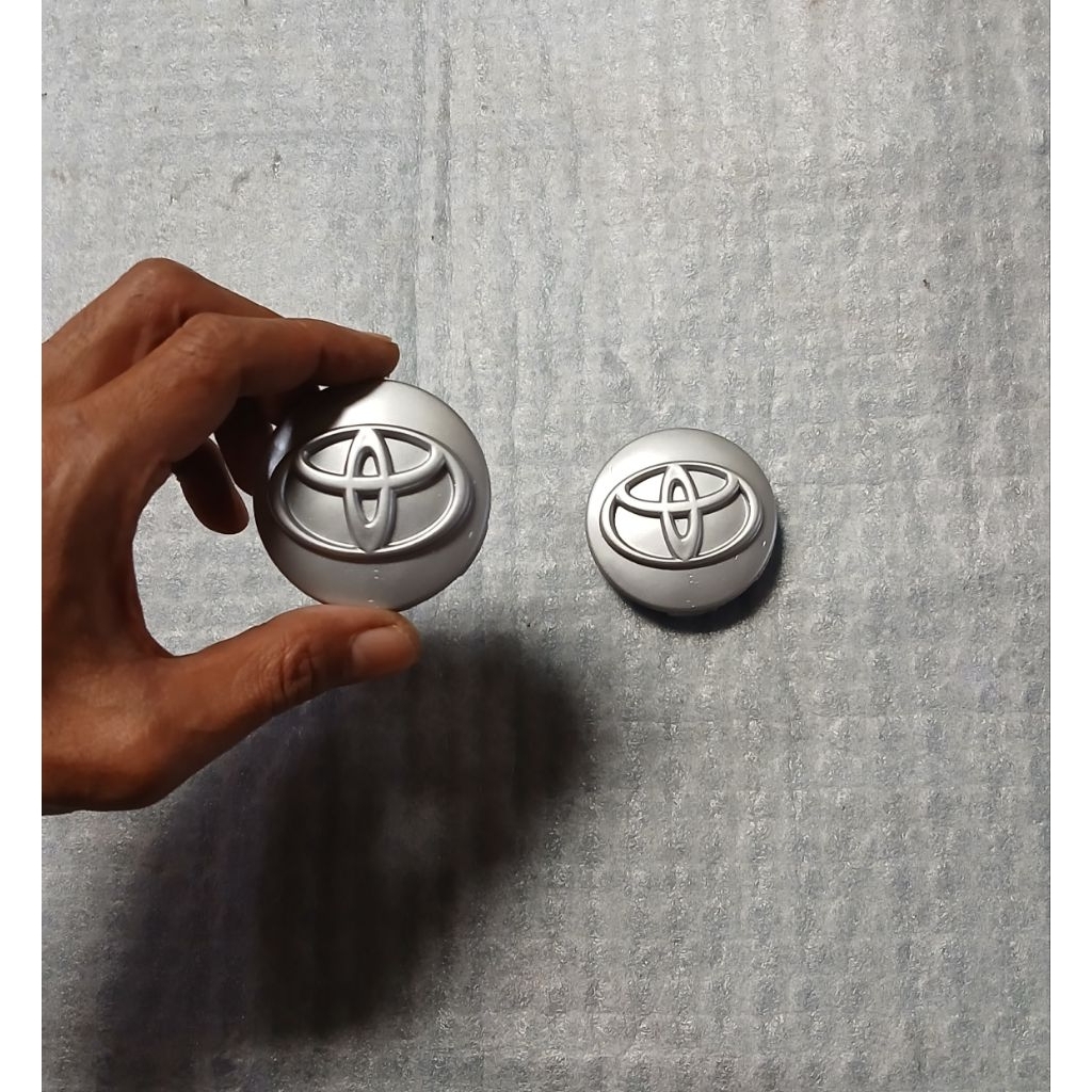 dop roda tutup velg mobil Avanza 2004-2011 diameter 5,5 cm harga satuan 1pis