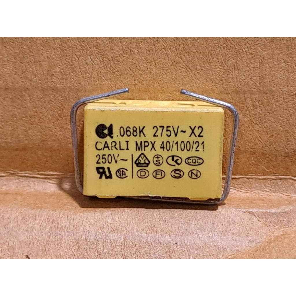 Capacitor Kotak MKP 22N ~ 68N /275Vac Kualitas Bagus .