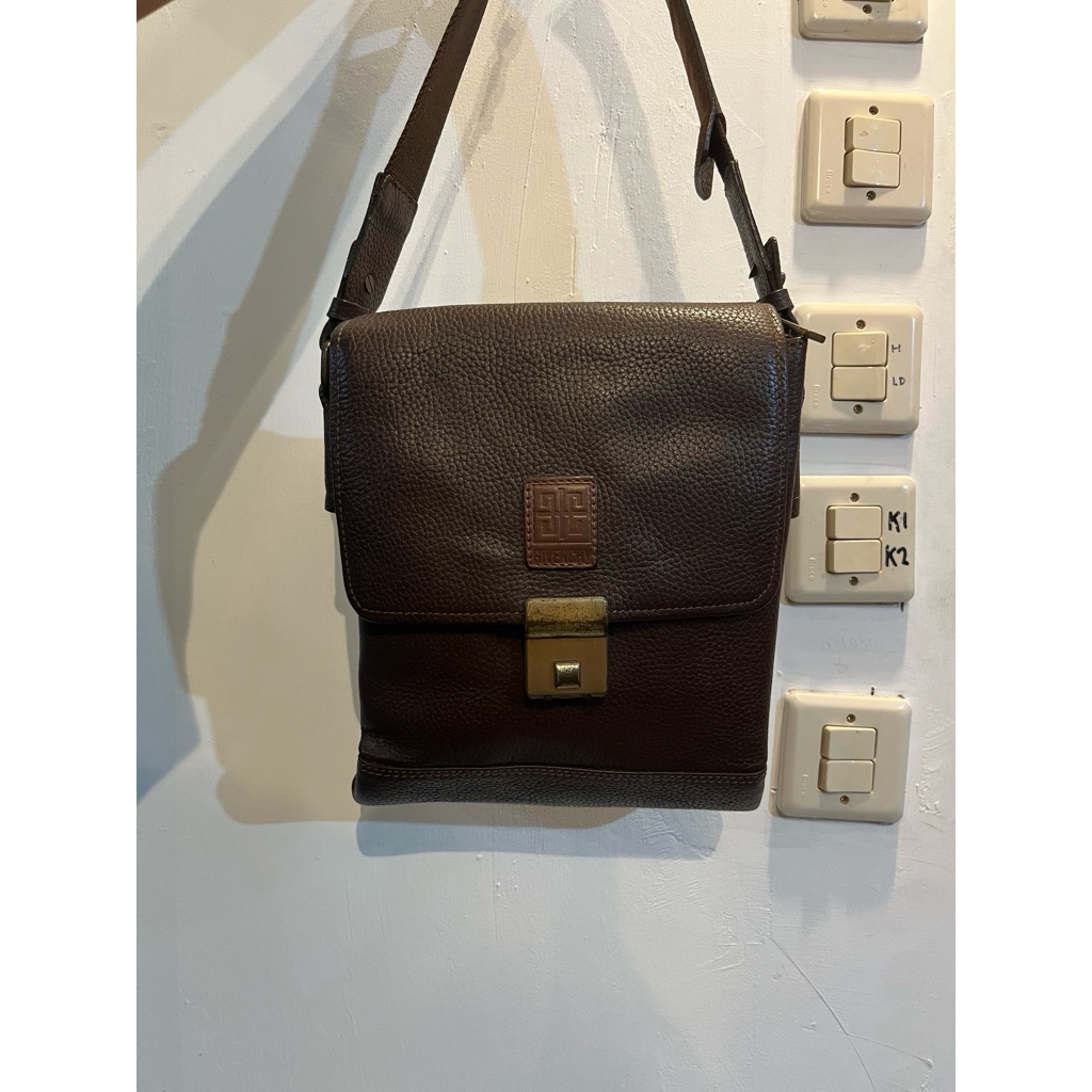 Preloved Tas branded pria B a L L y
