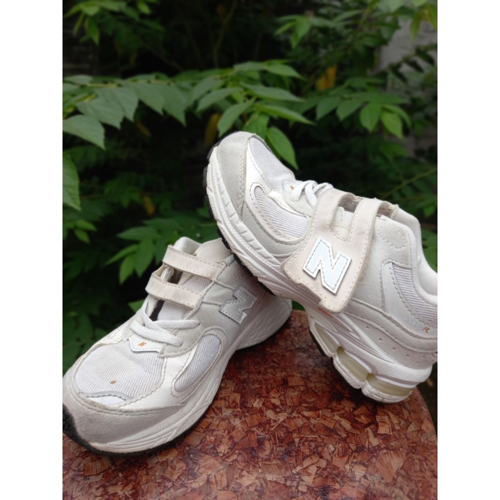 PRELOVED New Balance Running 2002R Kids