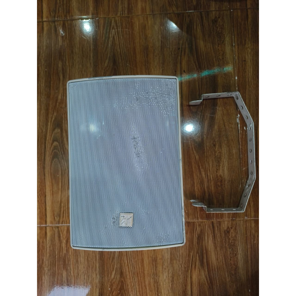 Speaker column Toa ZS1030 warna putih second ada 1bji