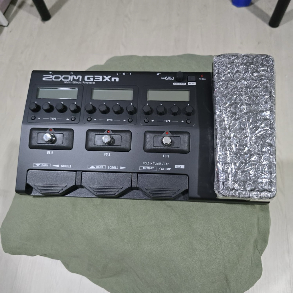 Zoom G3Xn Pedal Efek Gitar