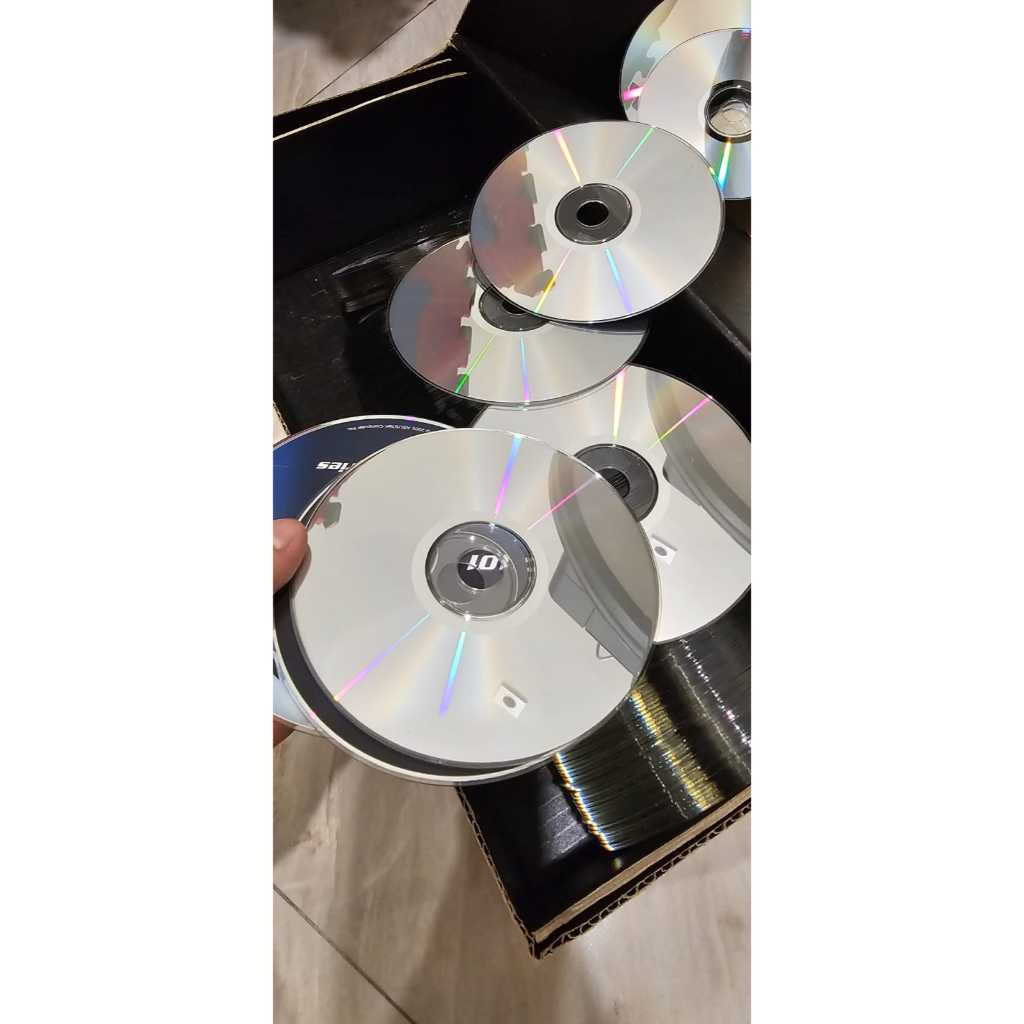 KASET CD DVD VCD BEKAS AKSESORIS KERAJINAN, HIASAN