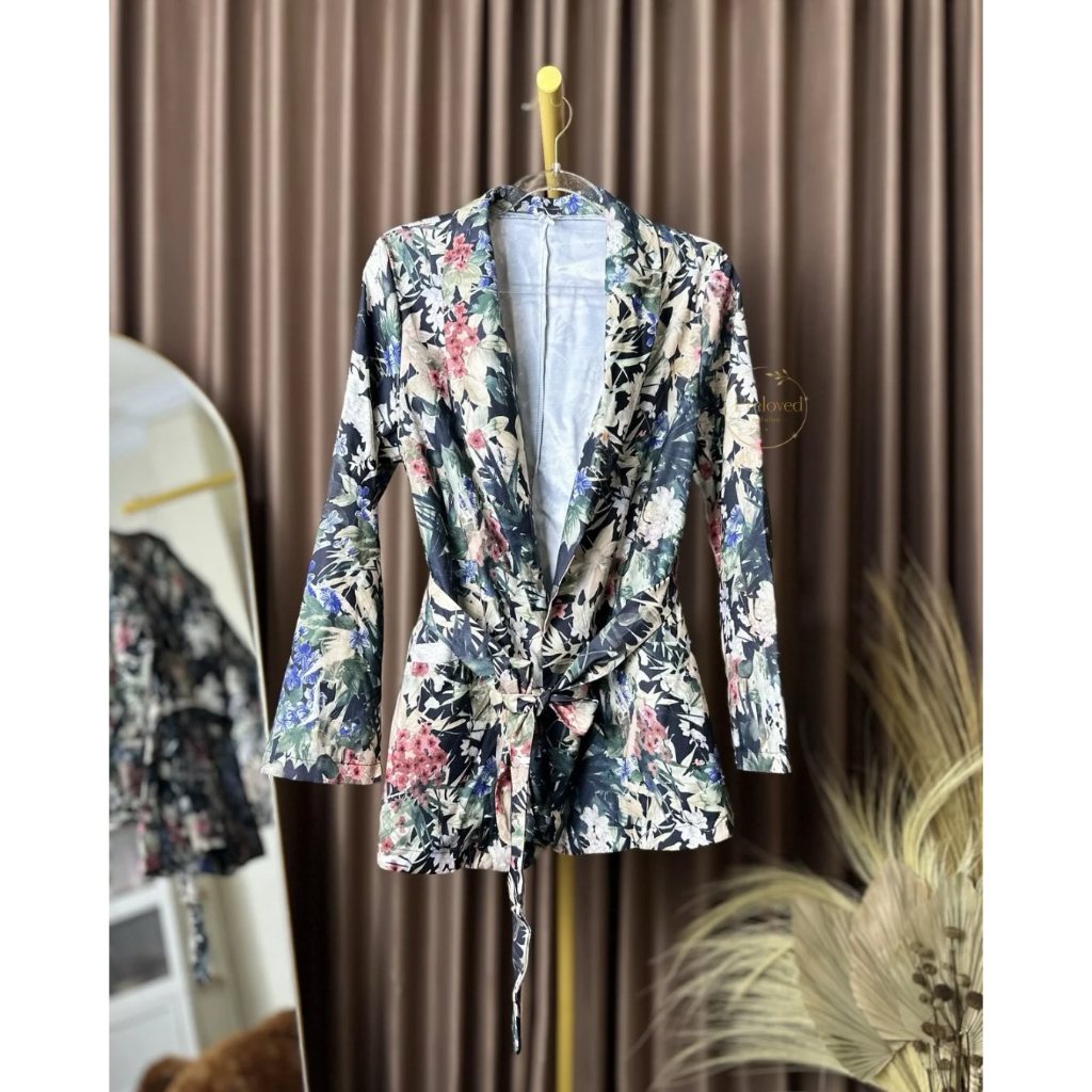 Preloved Blazer motif bunga bahan super adem