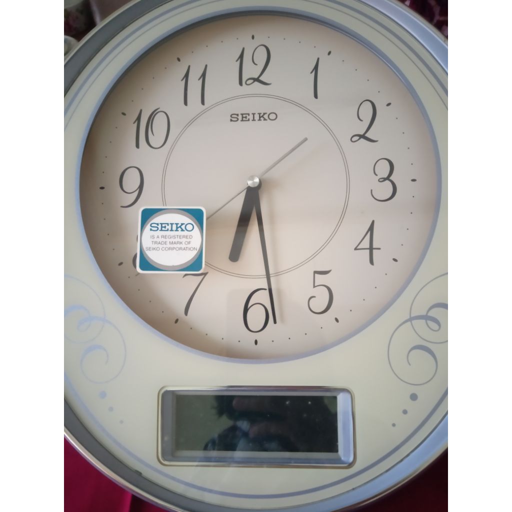 jam dinding Seiko ori