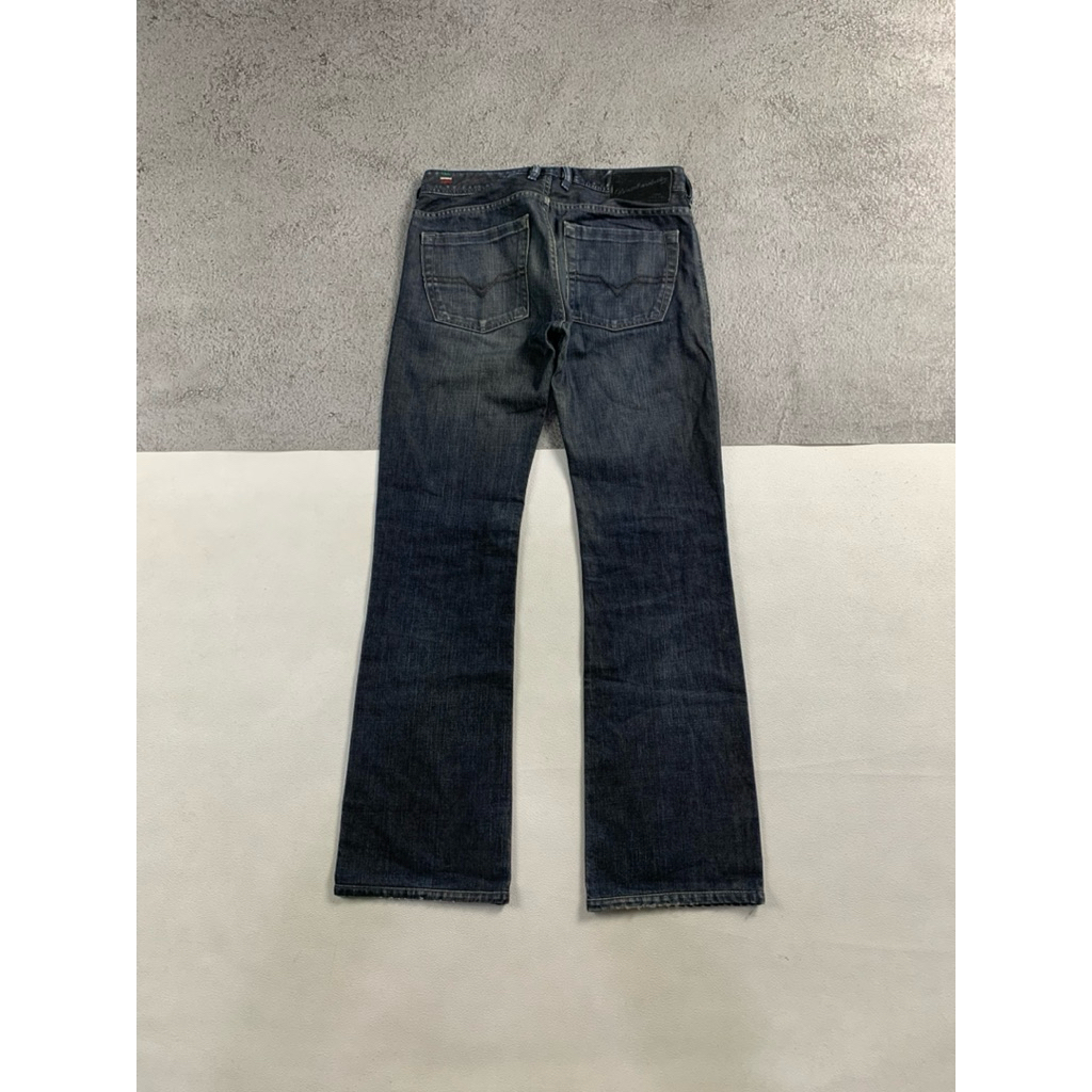 NV-135 Diesel industry zatiny wash jeans   Size 28x30 Lebar pinggang 80cm Panjang 100cm Paha 27cm Op