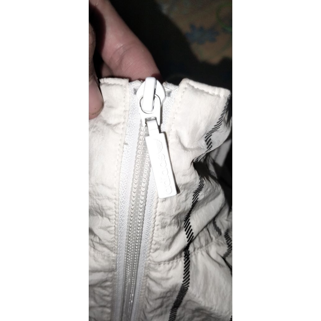 windbreaker adidas big logo